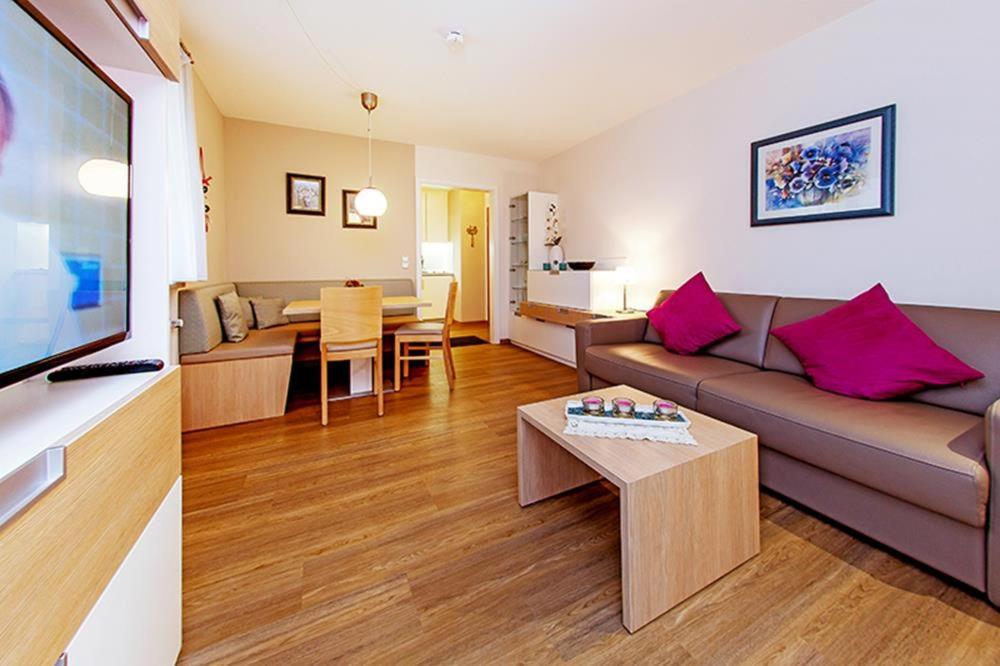 Ferienwohnung Sturm ไรท์อิมวิงเคอ ภายนอก รูปภาพ