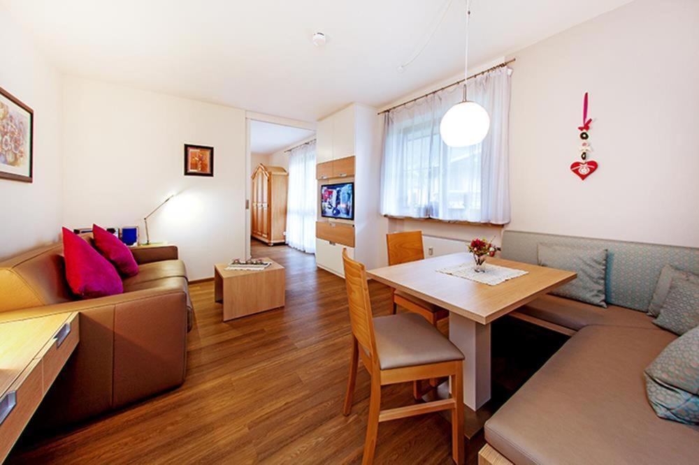 Ferienwohnung Sturm ไรท์อิมวิงเคอ ภายนอก รูปภาพ