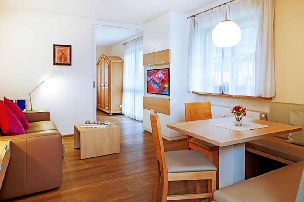 Ferienwohnung Sturm ไรท์อิมวิงเคอ ภายนอก รูปภาพ